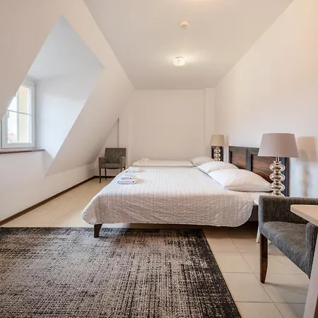 Tilia Nocleg ze śniadaniem 3*