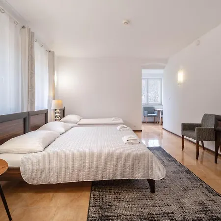 Tilia Nocleg ze śniadaniem 3*