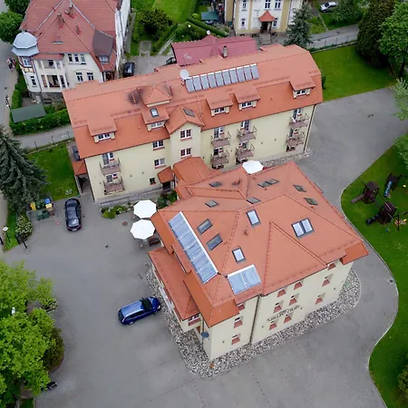 Tilia Nocleg ze śniadaniem 3*