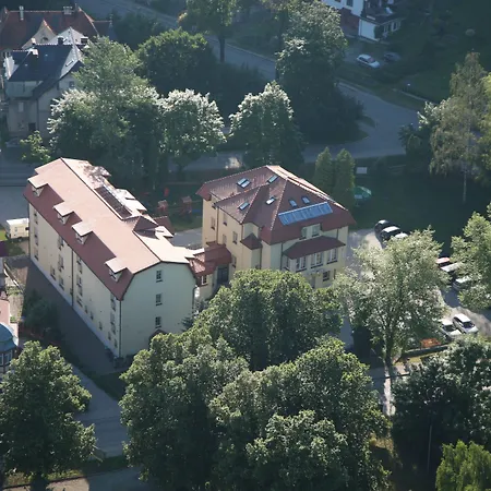 Tilia Nocleg ze śniadaniem 3*